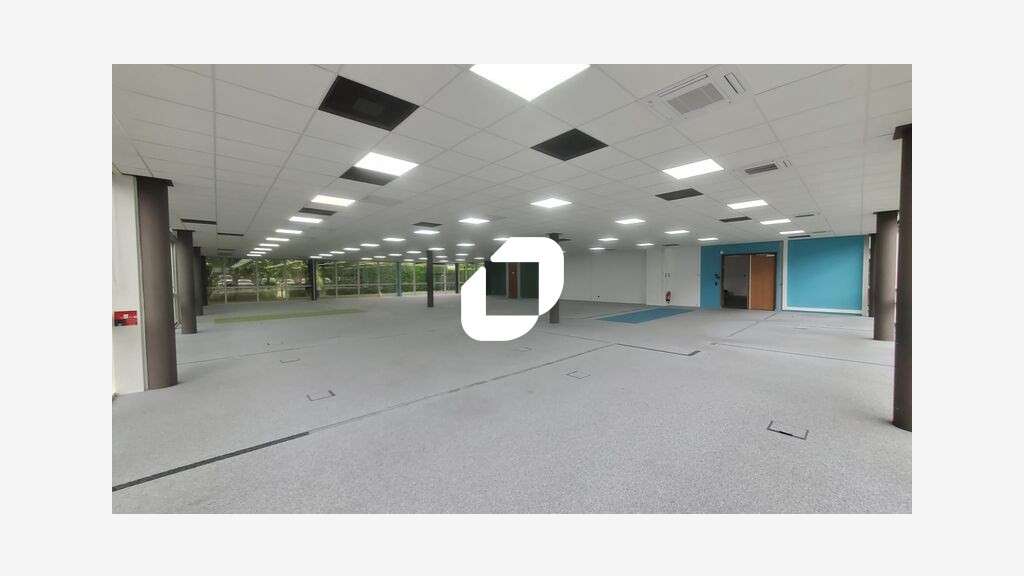 A louer Bureaux 2076m² Roissy en france