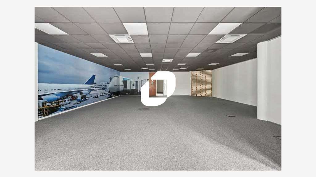 A louer Bureaux 978m² Roissy en france