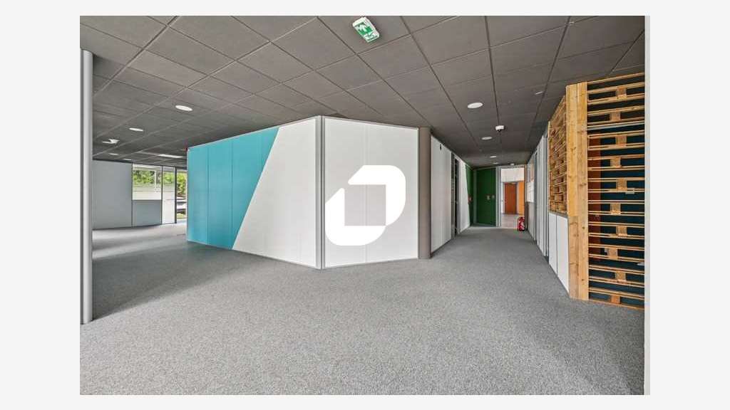 A louer Bureaux 1098m² Roissy en france