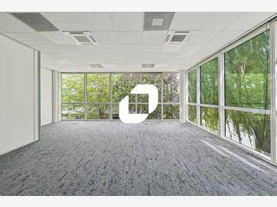 A louer Bureaux 1098m² Roissy en france