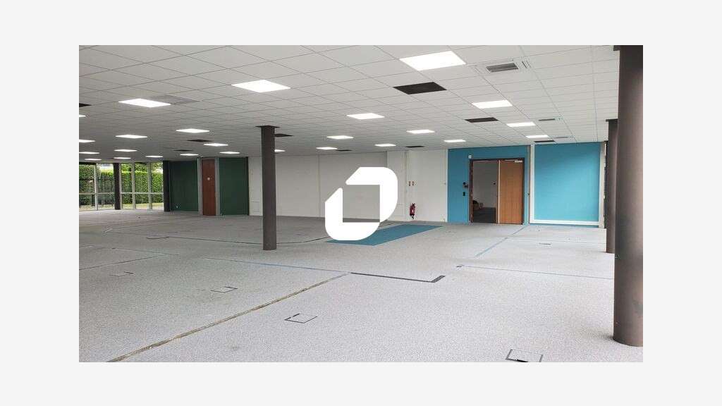 A louer Bureaux 2076m² Roissy en france
