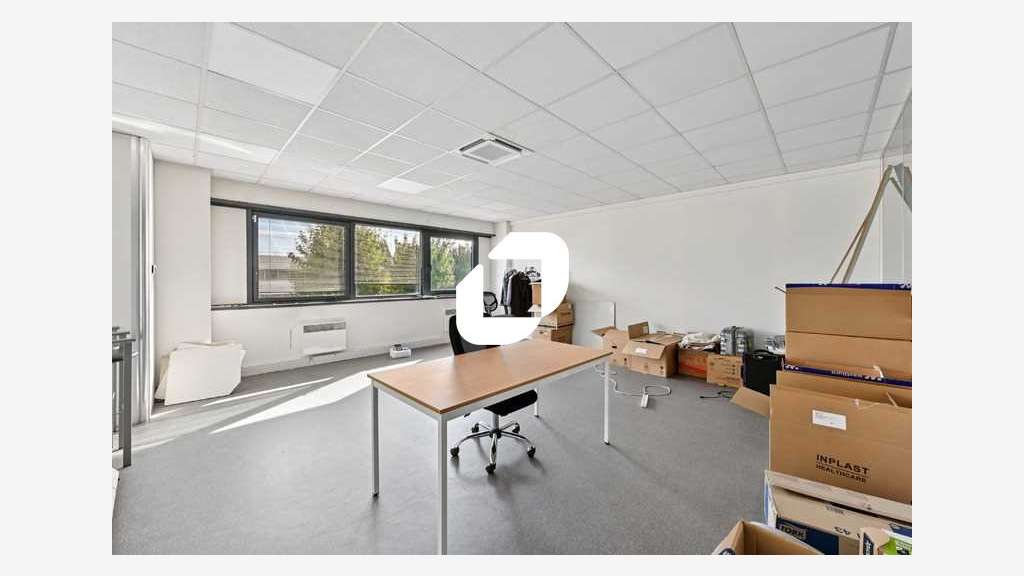 A louer Bureaux 270m² Roissy en france