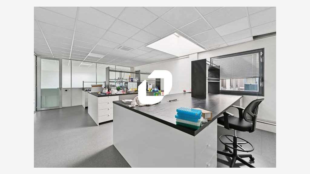 A louer Bureaux 270m² Roissy en france