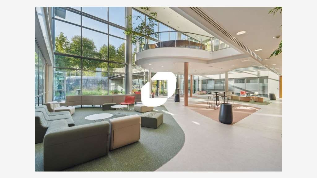 A louer Bureaux 639m² Roissy en france