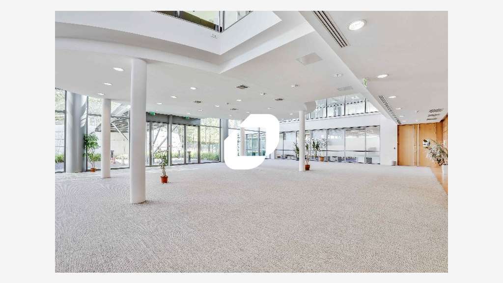 A louer Bureaux 639m² Roissy en france