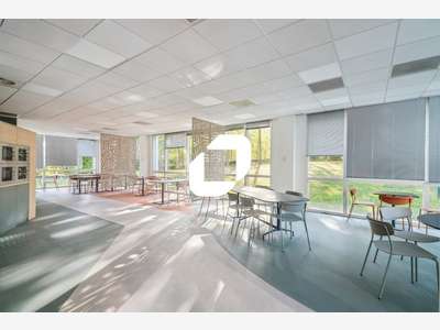 A louer Bureaux 379m² Roissy en france