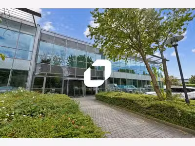 A louer Bureaux 2076m² Roissy en france