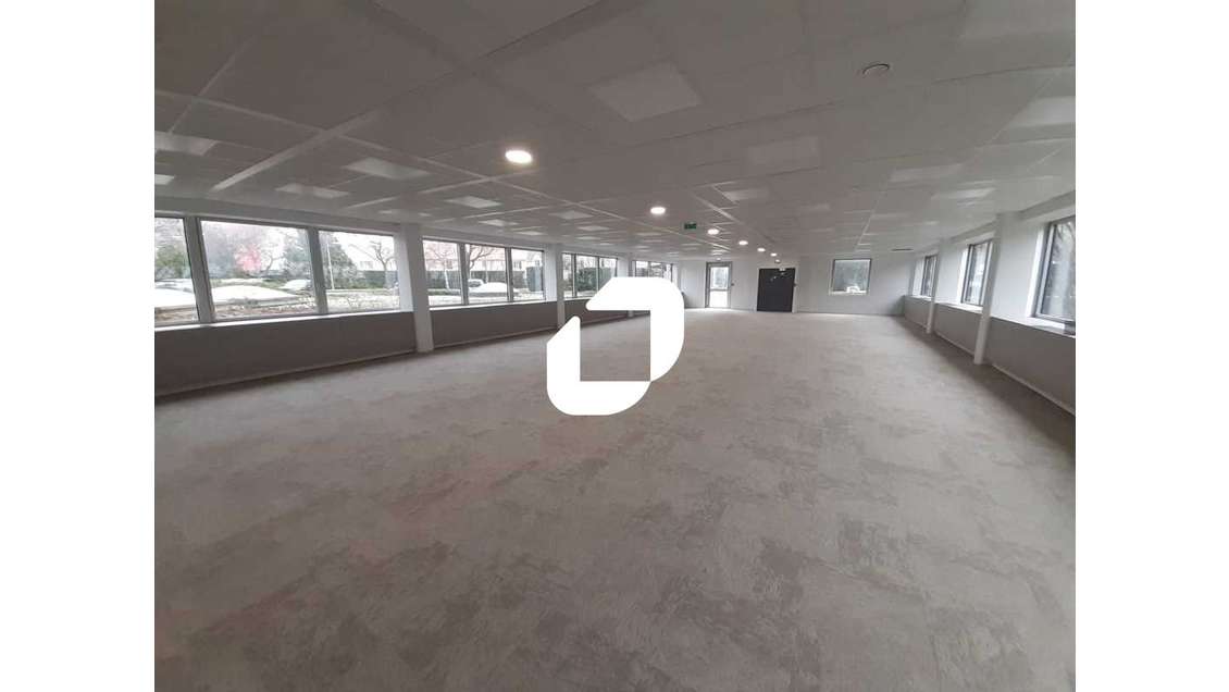 A louer Bureaux 350m² Romainville