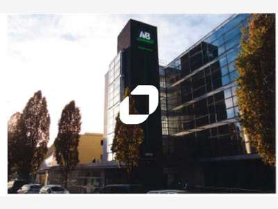 A louer Bureaux 823m² Romainville