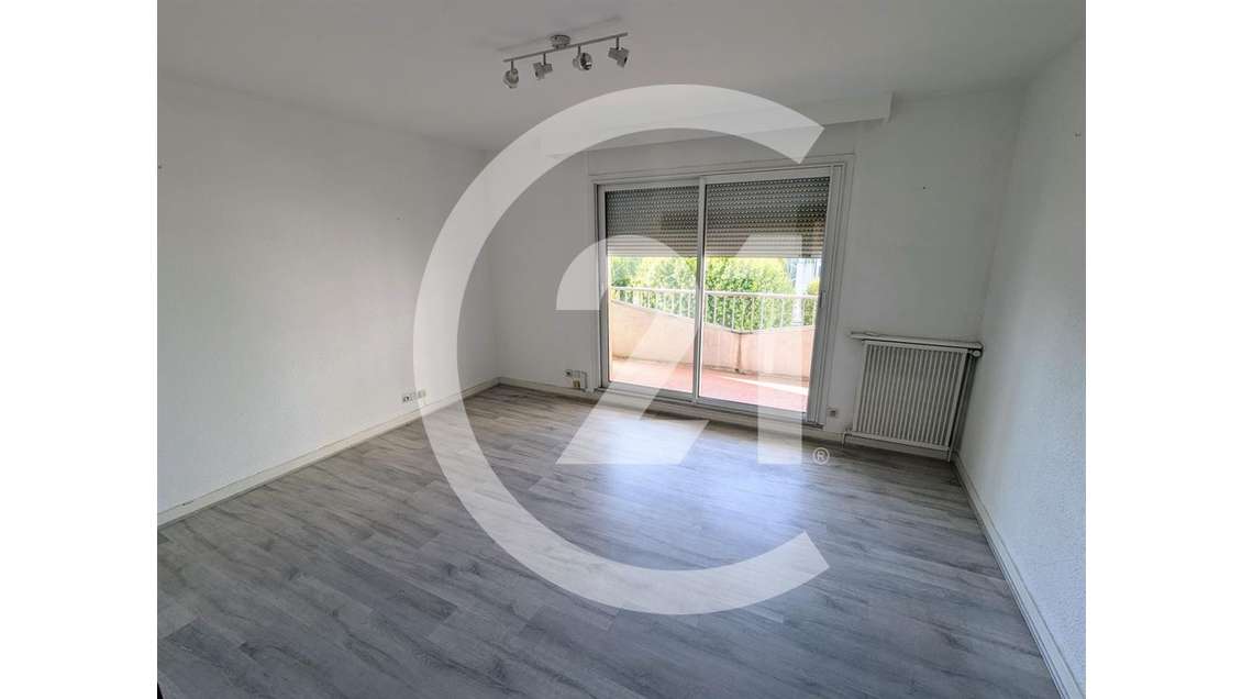 A louer local commercial 60m² R+4 à Romans 