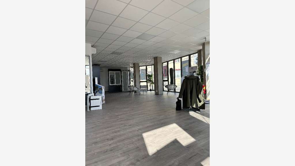Local commercial à louer 97m² à Romans-sur-Isère