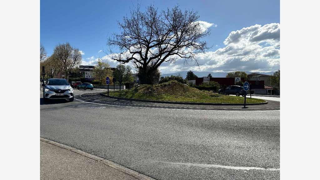 Local commercial à louer 97m² à Romans-sur-Isère