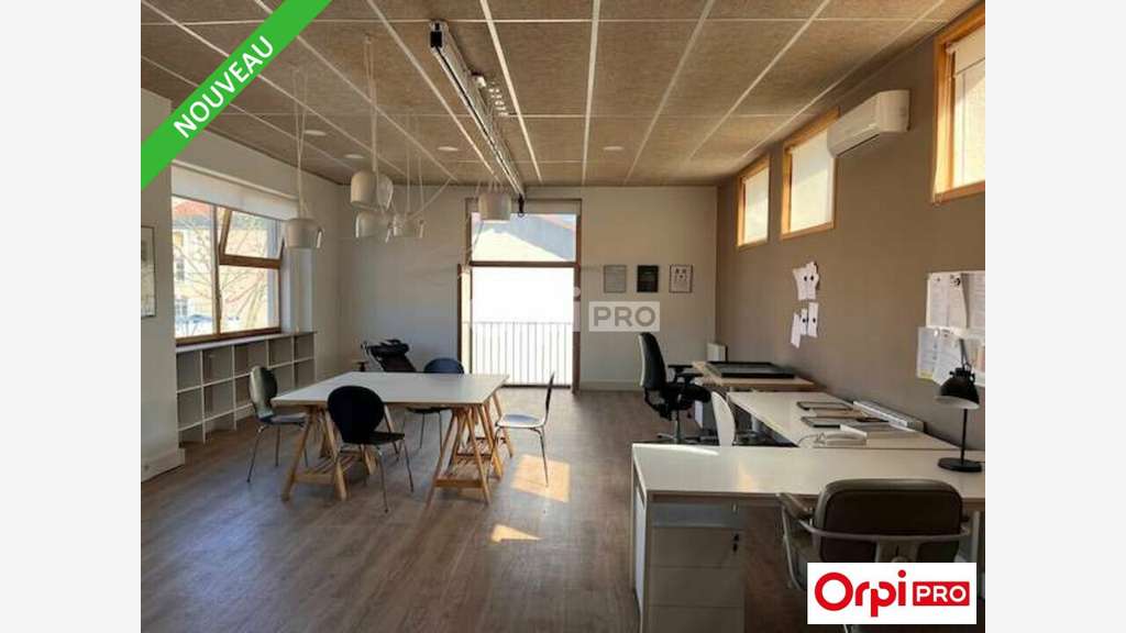 Bureau 98m² R+1 à louer proche centre de Romans 