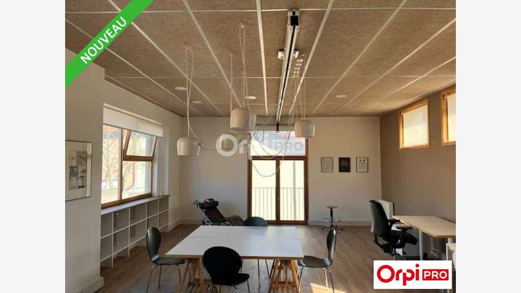 Bureau 98m² R+1 à louer proche centre de Romans 