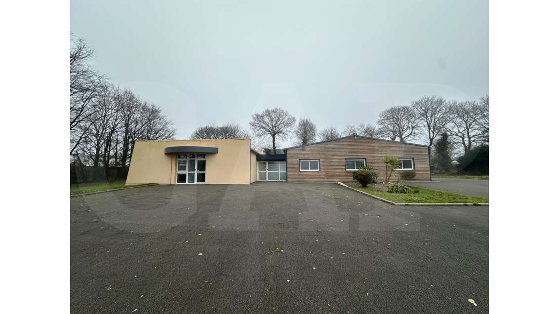 A louer bureaux dans immeuble indépendant Romillé