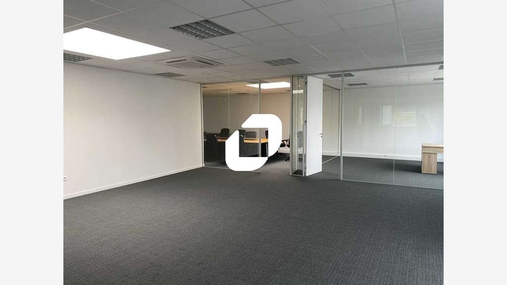 A louer Bureaux 3202m² Roncq