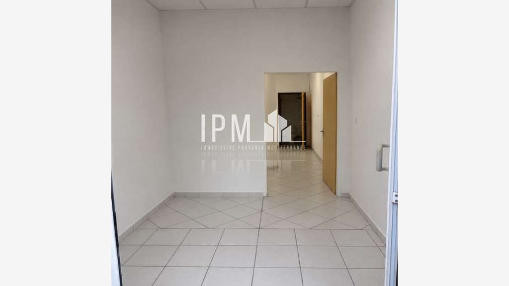 A louer bureaux 22m² à Roquevaire centre 