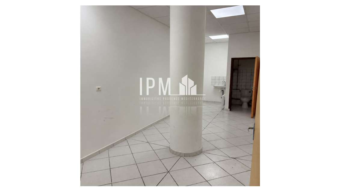 A louer bureau de 22 m² - 13360 ROQUEVAIRE