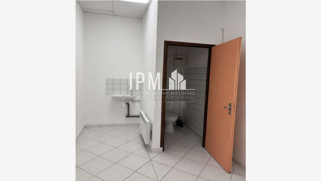 A louer bureaux 22m² à Roquevaire centre 