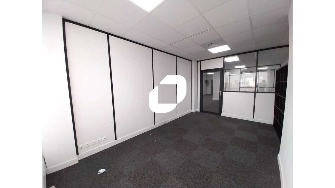 A louer Bureaux 1564m² Rosny sous bois