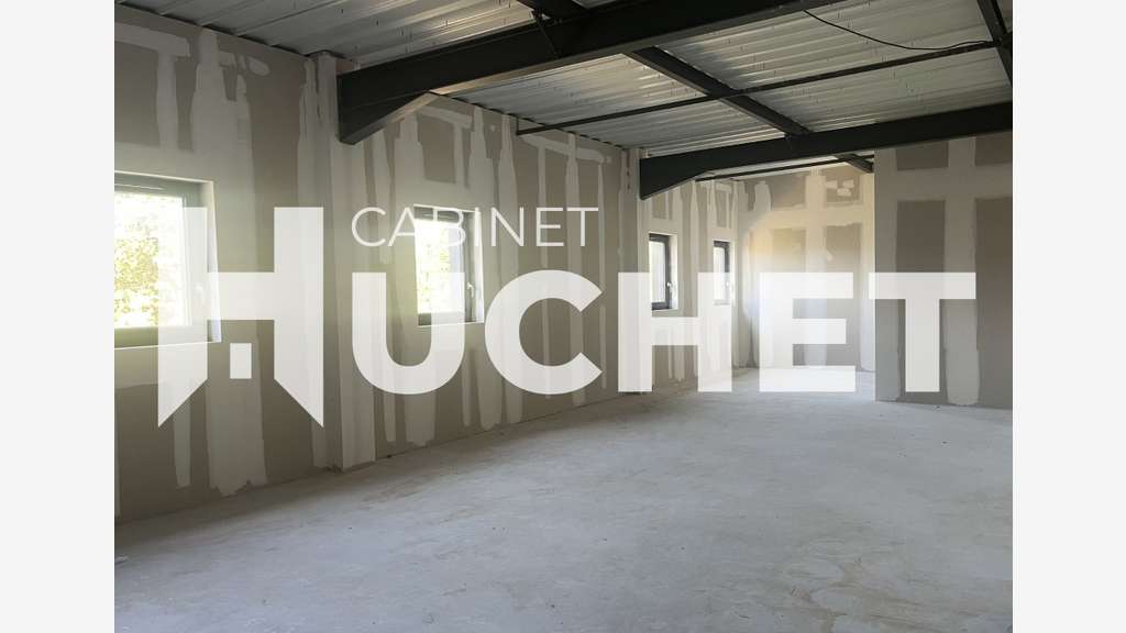 A louer bureaux bruts 95m² à Rots Caen Nord Ouest