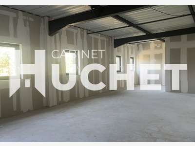 A louer bureaux bruts 95m² à Rots Caen Nord Ouest