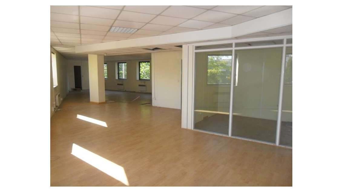 À louer bureaux non divisibles 120m² à Roubaix