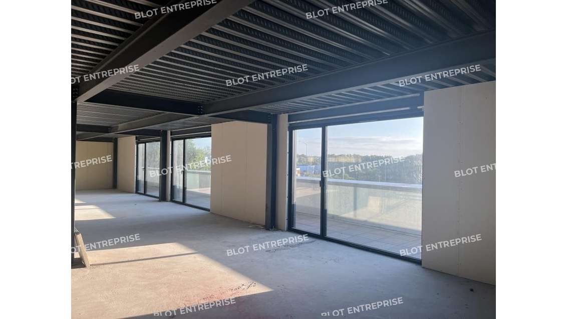 A louer plateau de bureaux 650m² à Quimper ZAC