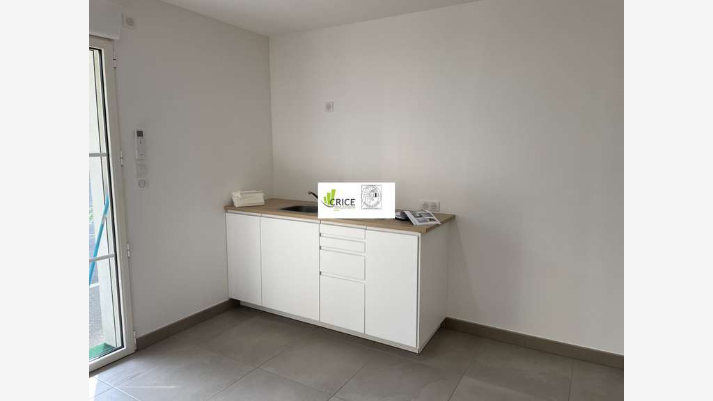 A louer bureau 22m² Royan emplacement stratégique
