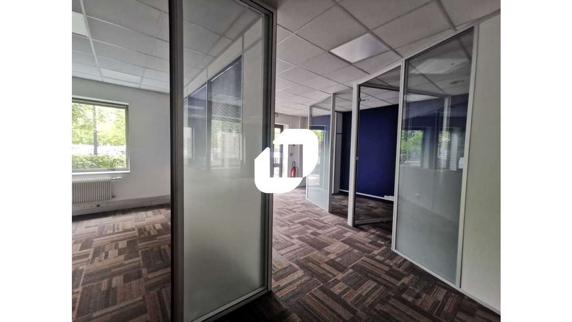A louer Bureaux 301m² Rungis