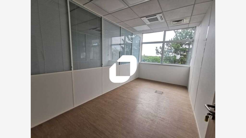 A louer Bureaux 382m² Rungis