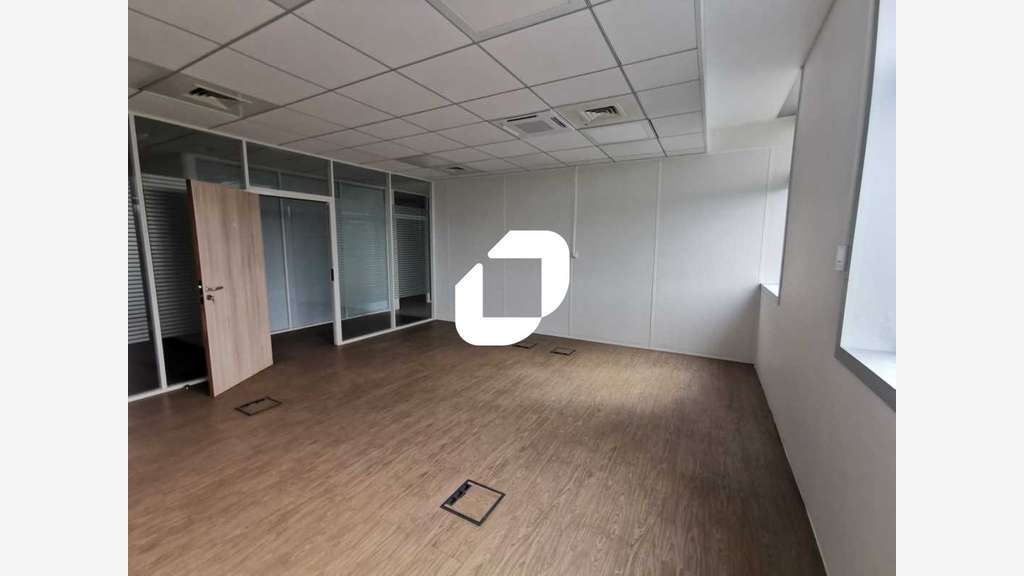 A louer Bureaux 382m² Rungis