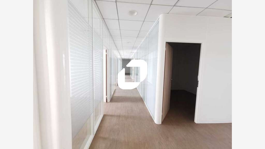 A louer Bureaux 382m² Rungis