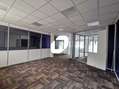 A louer Bureaux 615m² Rungis