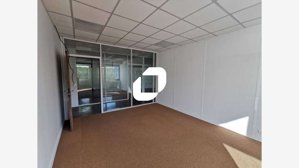 A louer Bureaux 162m² Rungis
