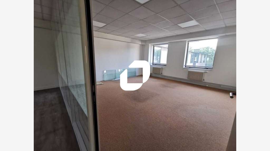 A louer Bureaux 162m² Rungis