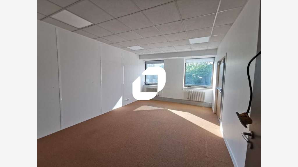 A louer Bureaux 162m² Rungis