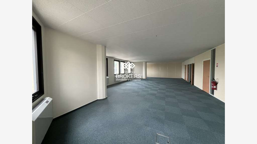 A louer bureaux 105m² R+1 Plateau De Saclay