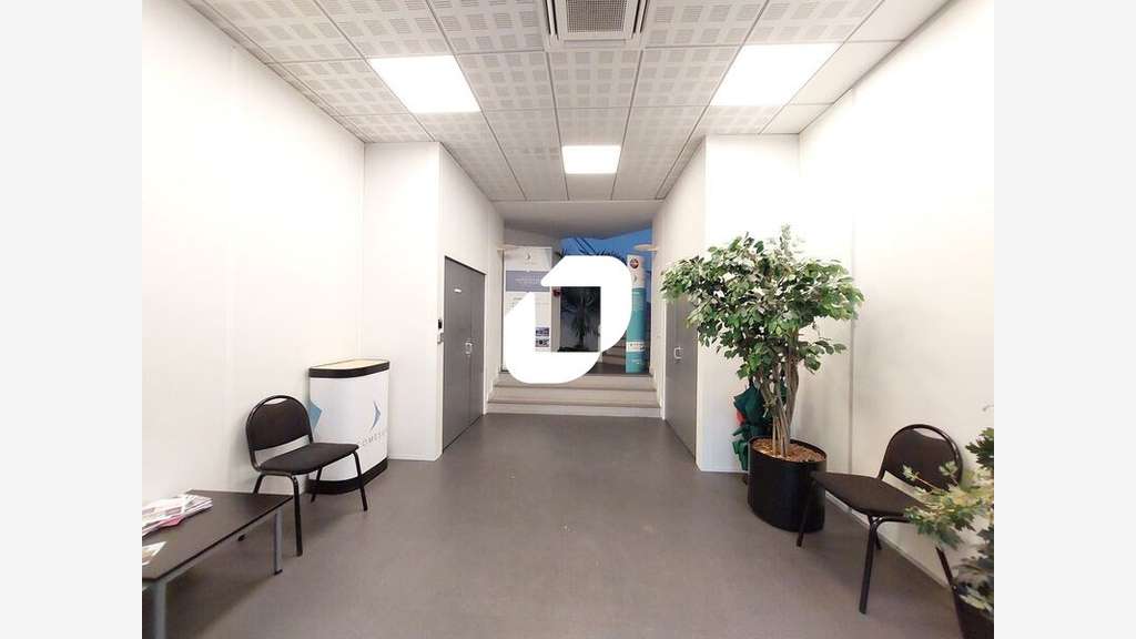 A louer Bureaux 343m² Saclay