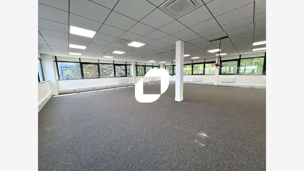 A louer Bureaux 343m² Saclay