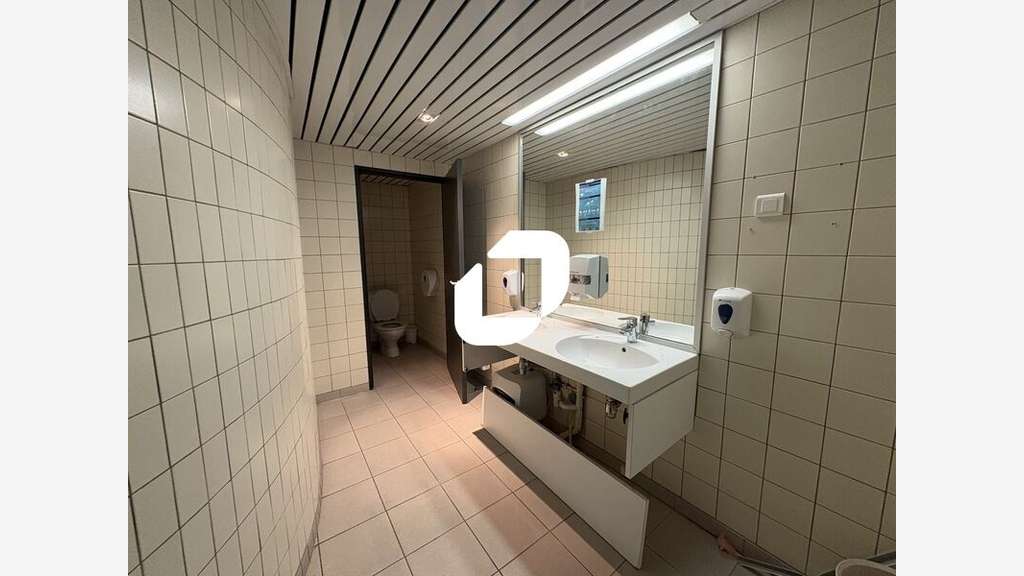 A louer Bureaux 343m² Saclay