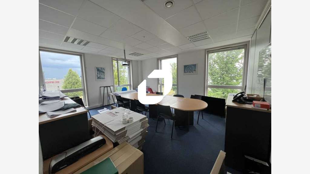 A louer Bureaux 351m² Sainghin en melantois