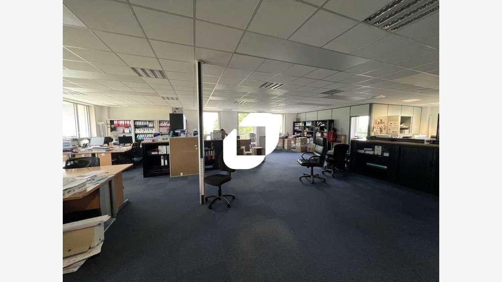 A louer Bureaux 351m² Sainghin en melantois