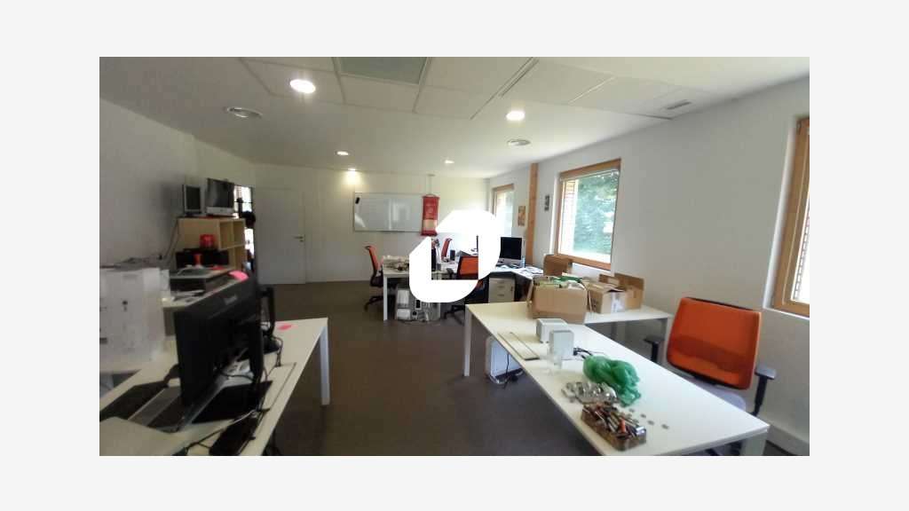 A louer Bureaux 300m² Sainghin en melantois