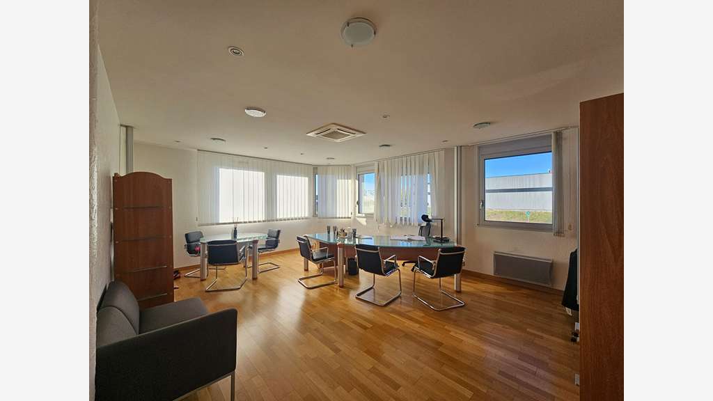 A louer bureaux 490m² aéroport Saint-Aignan