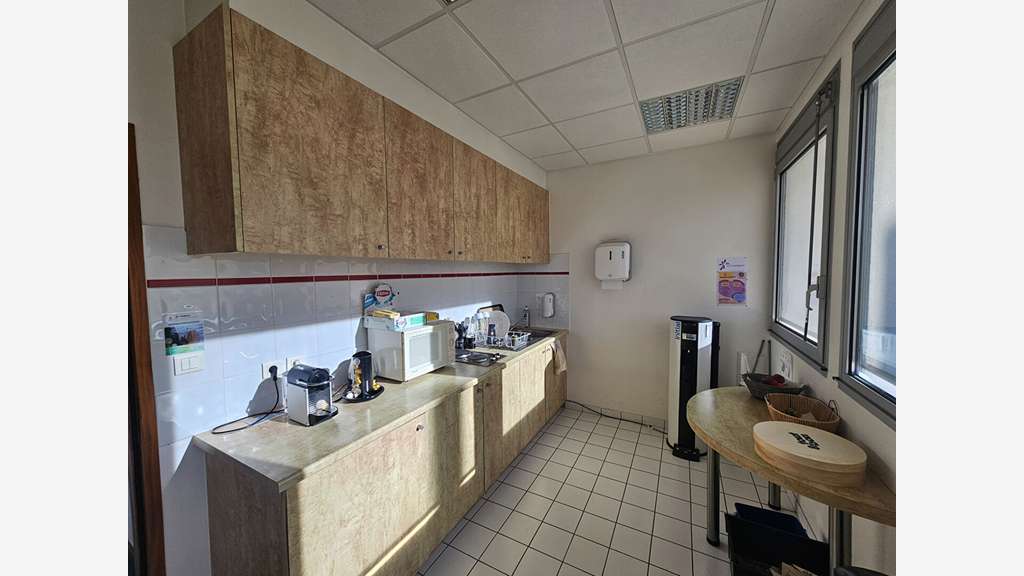 A louer bureaux 490m² aéroport Saint-Aignan