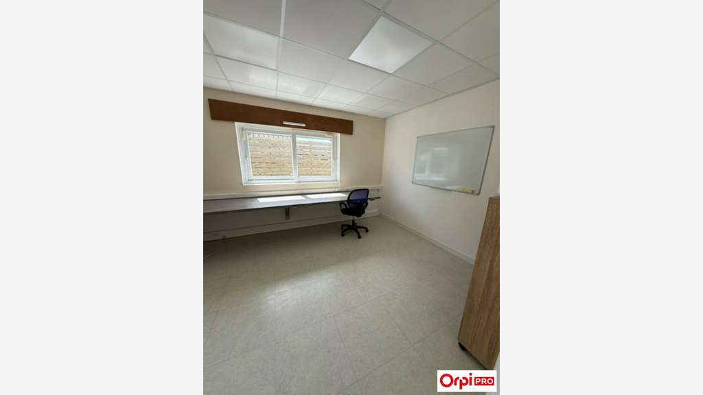 Bureau 28m² à louer à Saint-Alban