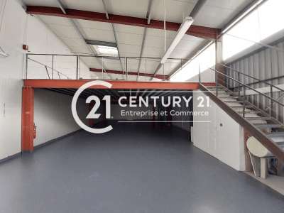 Loue local d'activité 290m² à Saint-André-des-Eaux