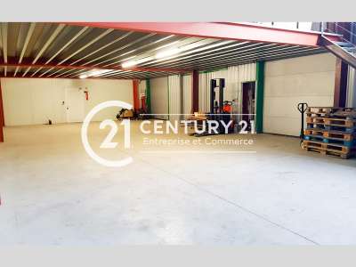 Loue local d'activité 290m² à Saint-André-des-Eaux