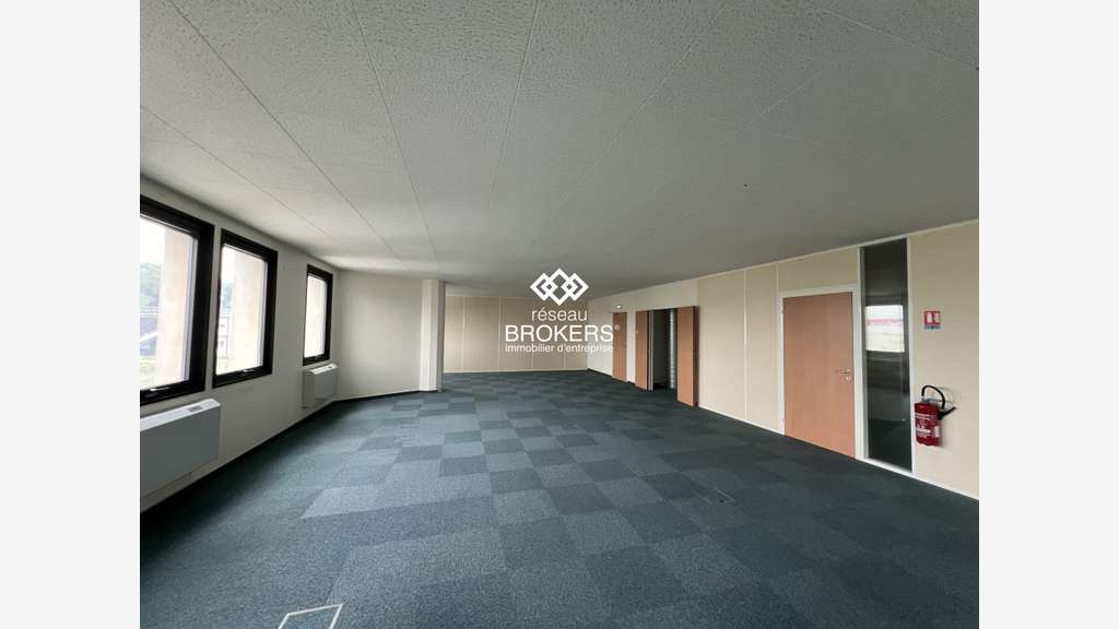 A louer bureaux 105m² R+1 Plateau De Saclay
